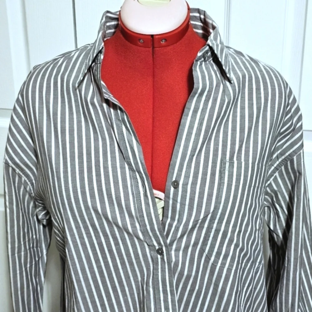 Banana Republic Oversized Button Down Dress Shirt - Size M - Picture 2 of 8